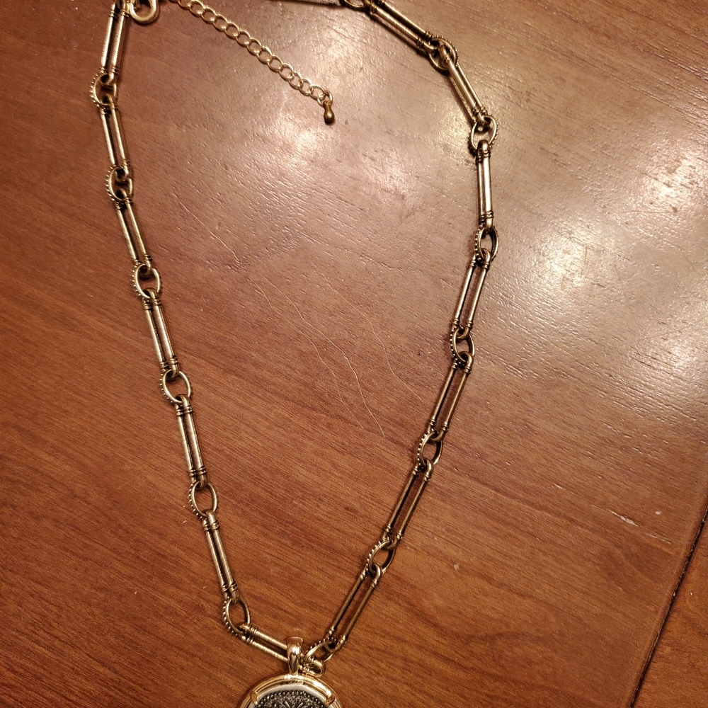 Unbranded Antique Gold Tone Paperclip Chain w/ Two Toned Bee Pendant - Picture 7 of 8